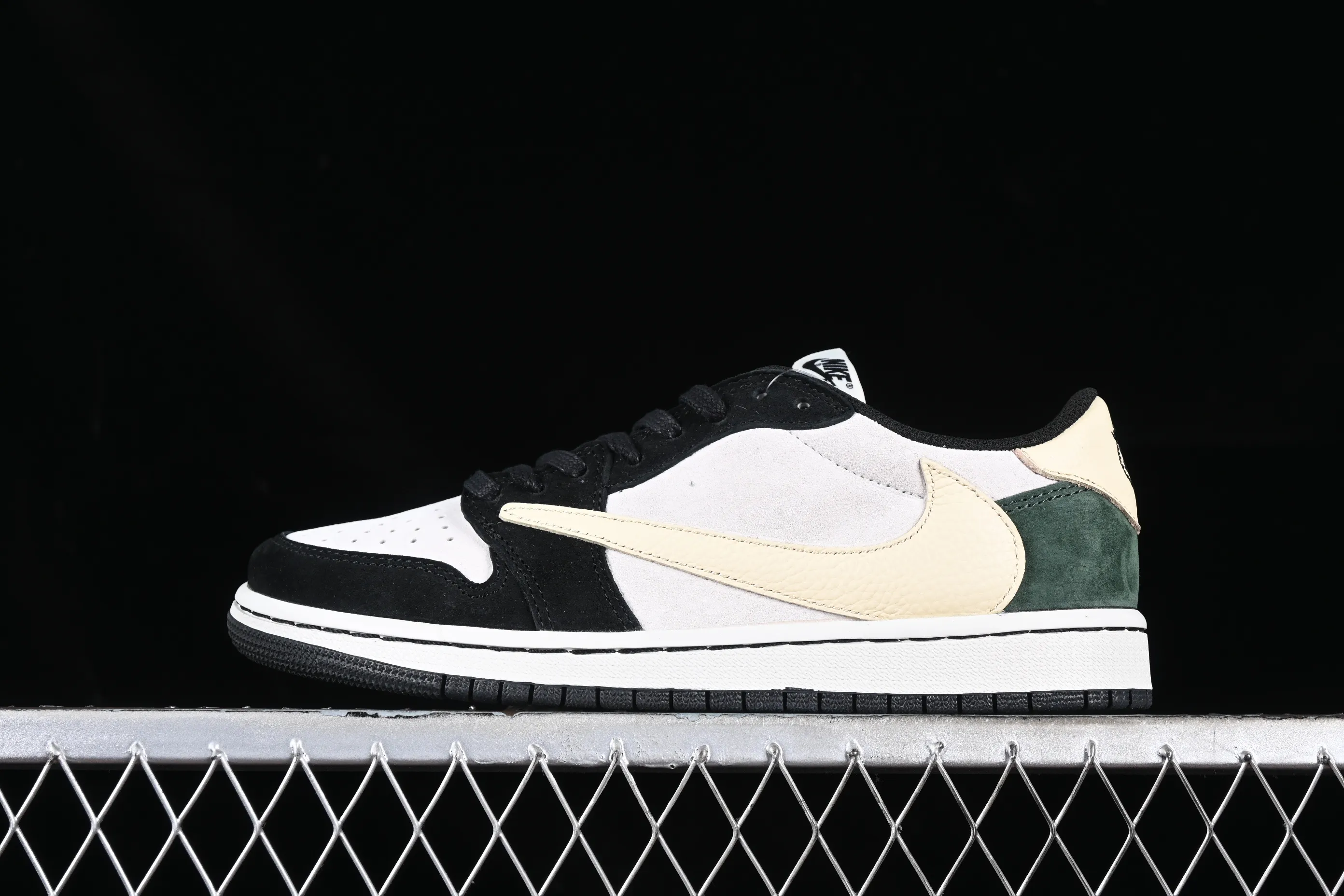 All Categories Air Jordan Jordan Series Basketball Shoes Air Jordan 1 Low Travis Scott x Air Jordan 1 Low OG AJ1 Joe 1 Reversed Overhook Joint Style Casual Sports Basketball Shoes DM7866-678